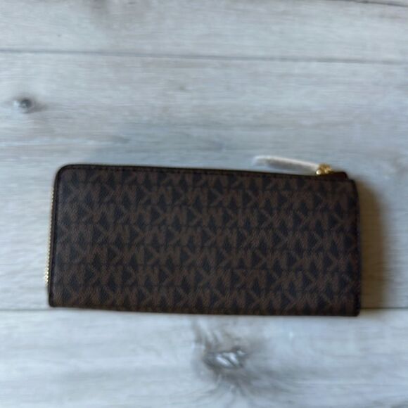 MICHAEL KORS OUTLET Jet Set Travel Large Logo Quarter-Zip Wallet NWT in packag - Picture 5 of 6